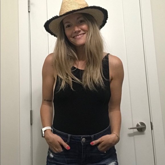 Meet your Posher, Ashley - Picture 2 of 2